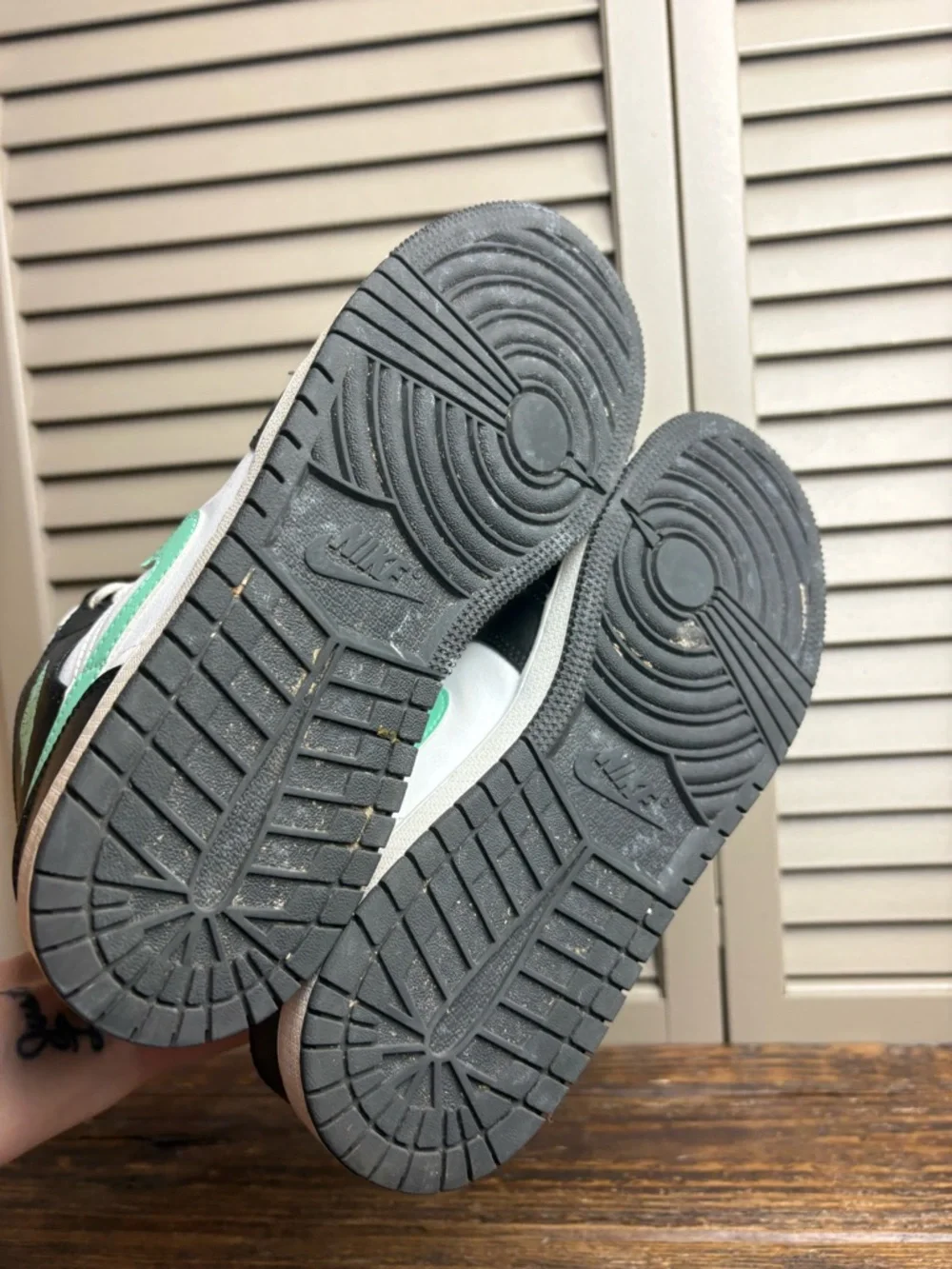 Nike Air Jordan 1 Mid sneakers in the 